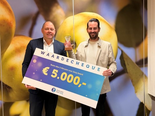 Virtuele collega voor zorgmedewerkers wint 5 Minuten voor Zorg-award